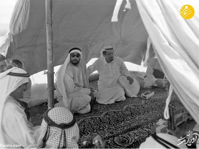 شیخ زاید بن سلطان آل نهیان و شیخ رشید بن احمد المعلا در سال 1971